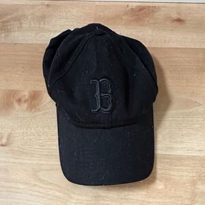 New Era Women's Boston Red Sox all black hat